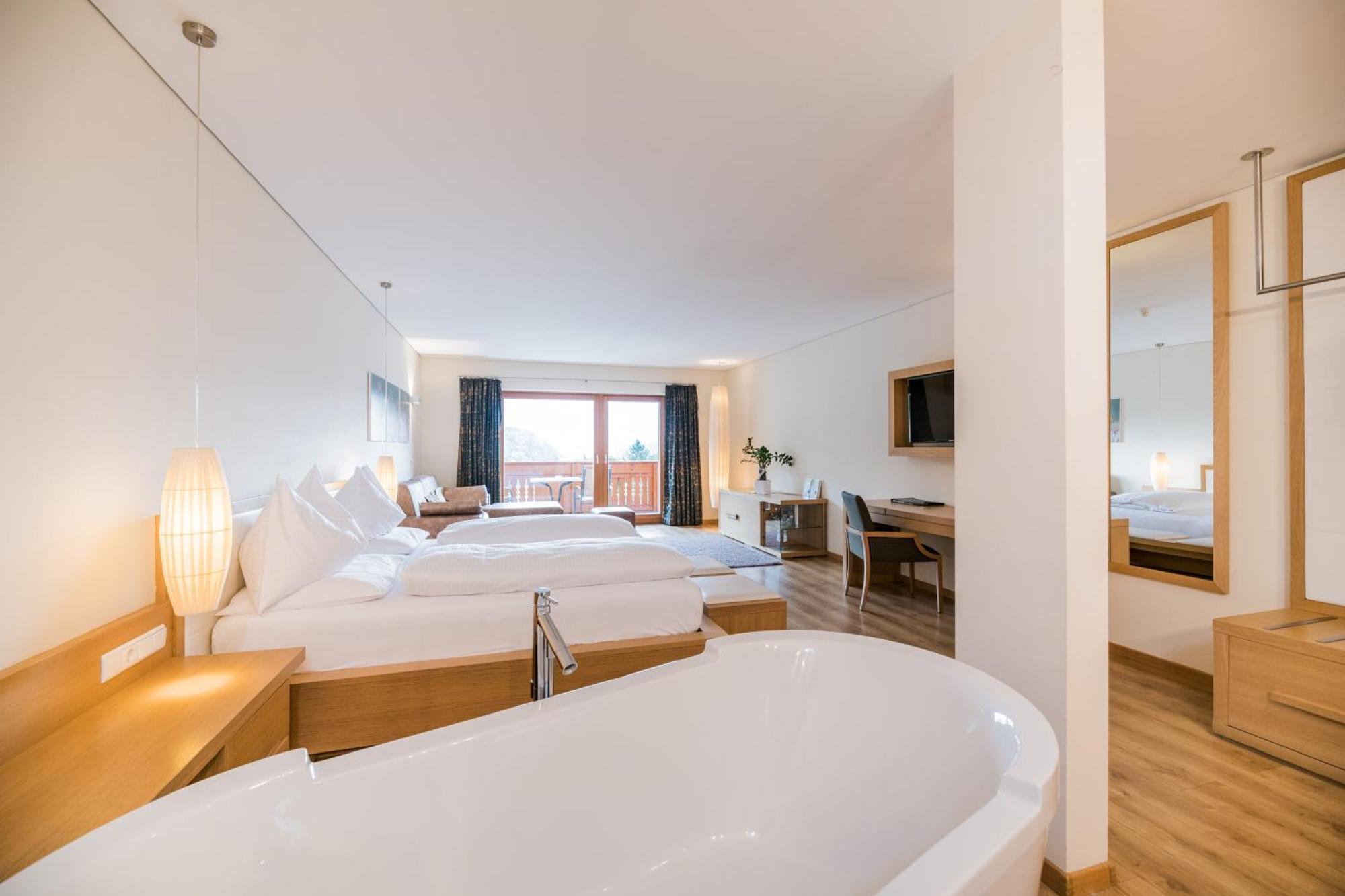 Hotel Lanerhof Active/Spa/Balance San Lorenzo di Sebato Oda fotoğraf